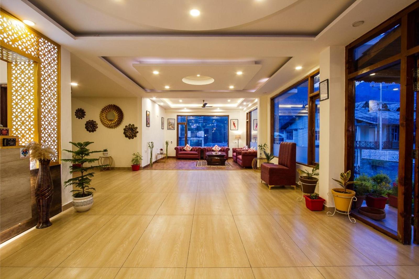 马拉里 The Spruce Mansion酒店 外观 照片